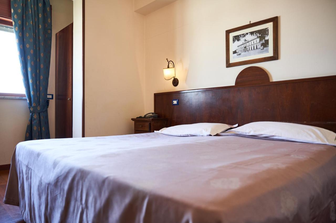 Max Hotel
