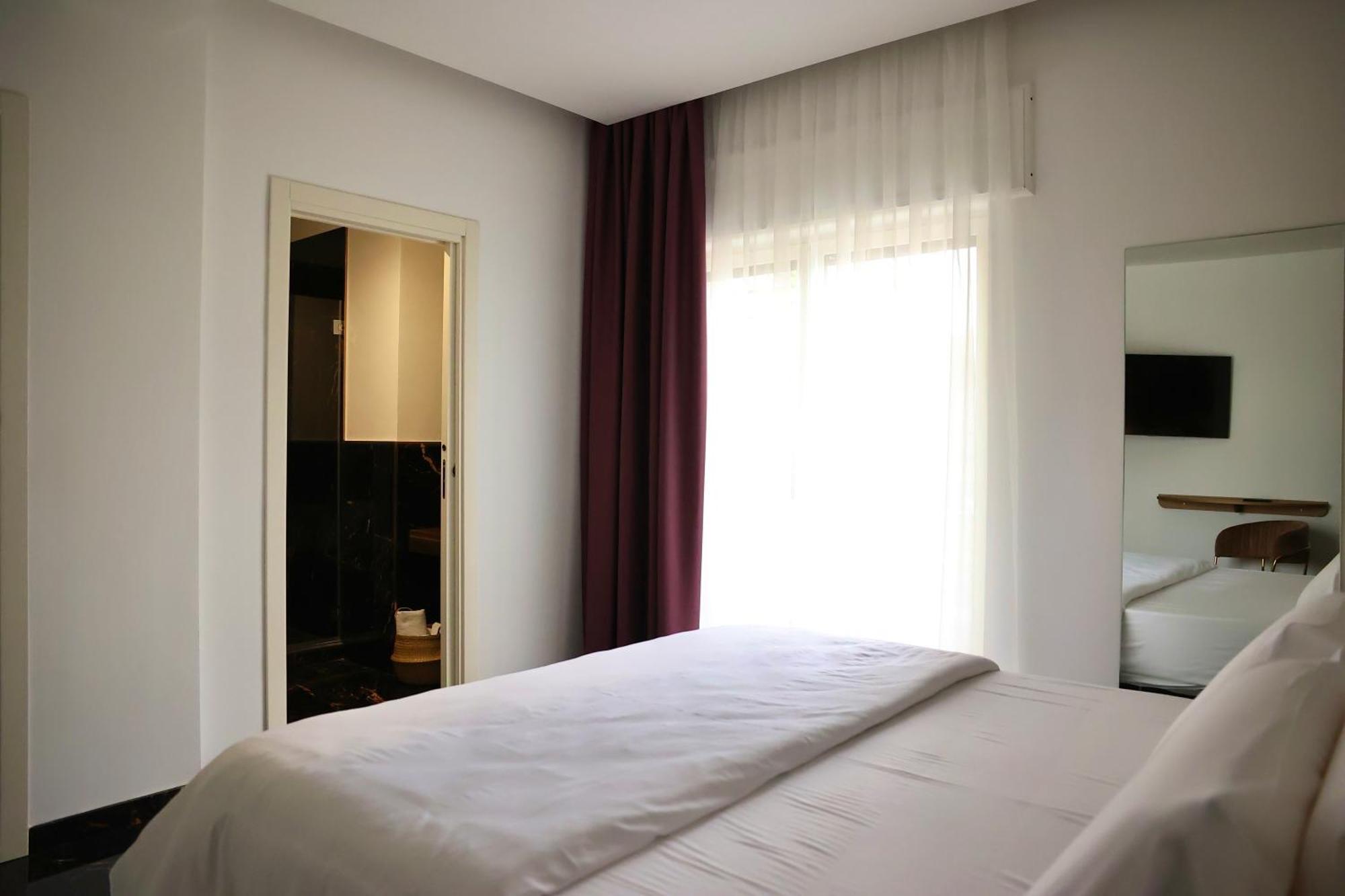 Max Hotel